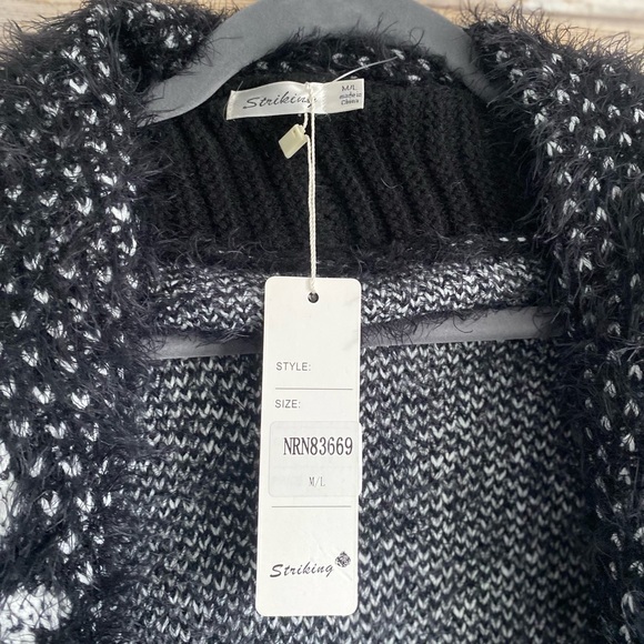 NWT M/L Cardigan - Picture 13 of 13